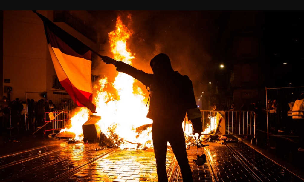 شورش در فرانسه - به رنگ زرد و در برابر همه چیز