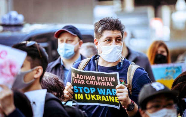 "ما همه متفاوت هستیم": روس ها در ژاپن به یک سال پس از حمله به اوکراین فکر می کنند